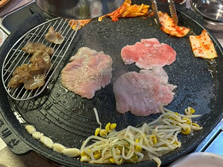 불판 위 냉장 대패목살