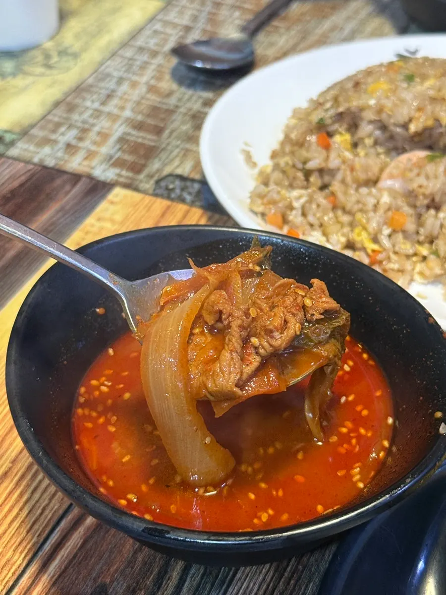 油亮有光泽的教洞炒码面炒饭