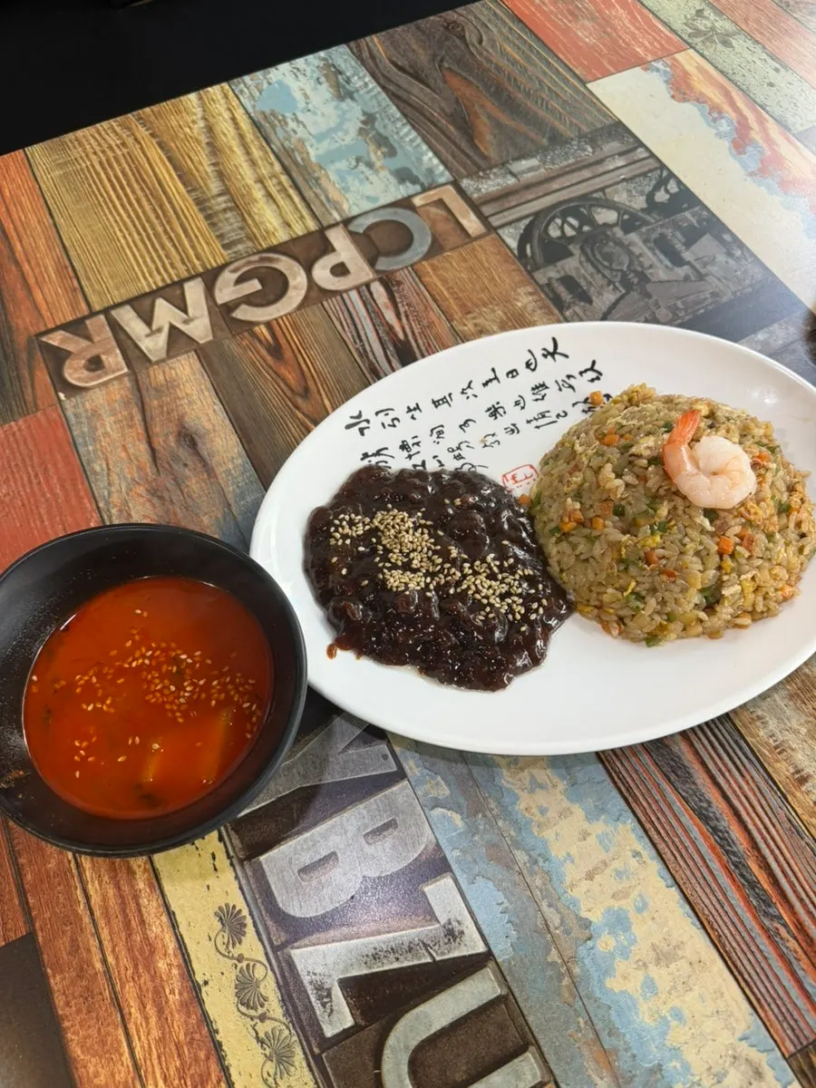 A full plate of fried rice at Gyodong Jjamppong