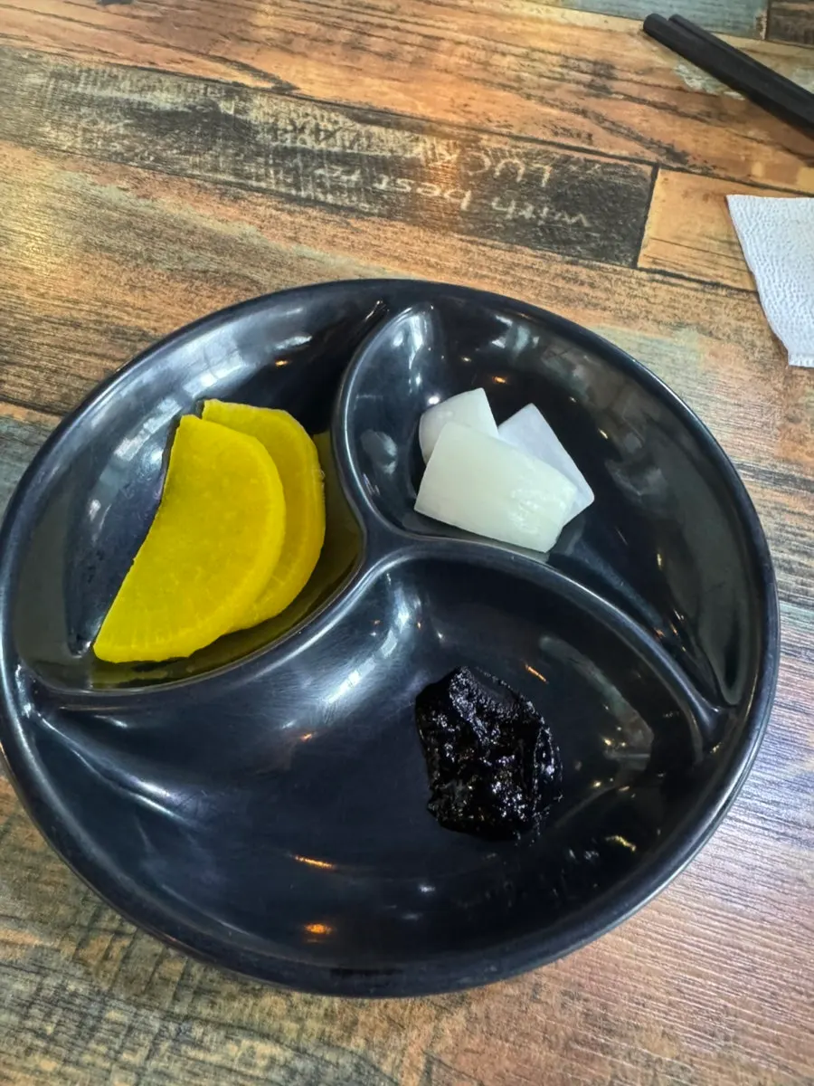김치와 간장을 담을 수 있는 셀프바