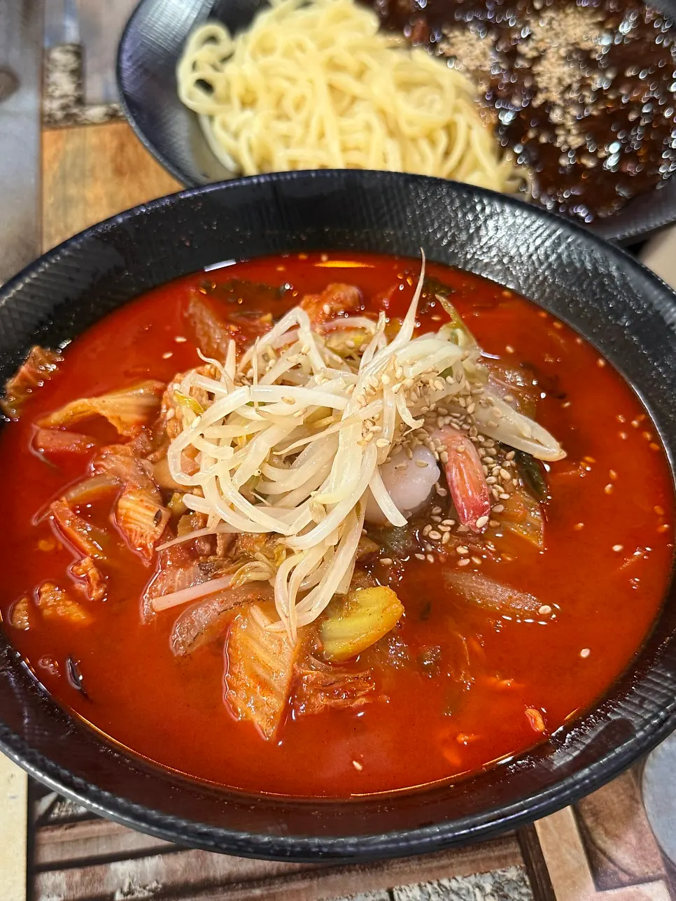 얼큰한 국물의 교동짬뽕 한 그릇