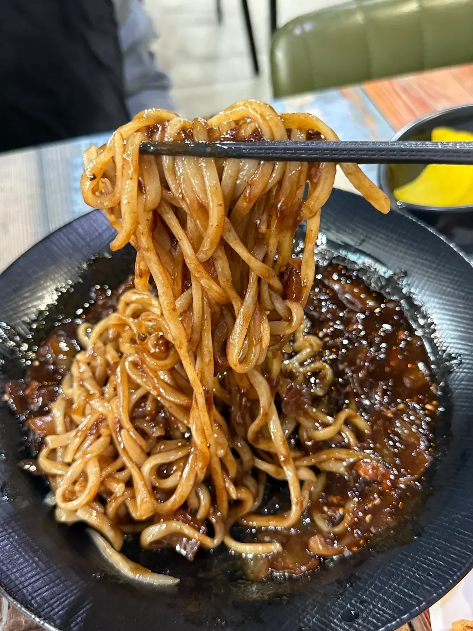 국물이 밴 짬뽕 면