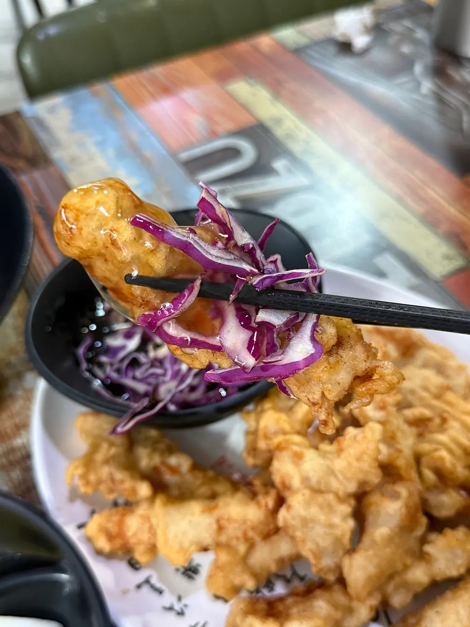 바삭한 찹쌀미니탕수육 접시