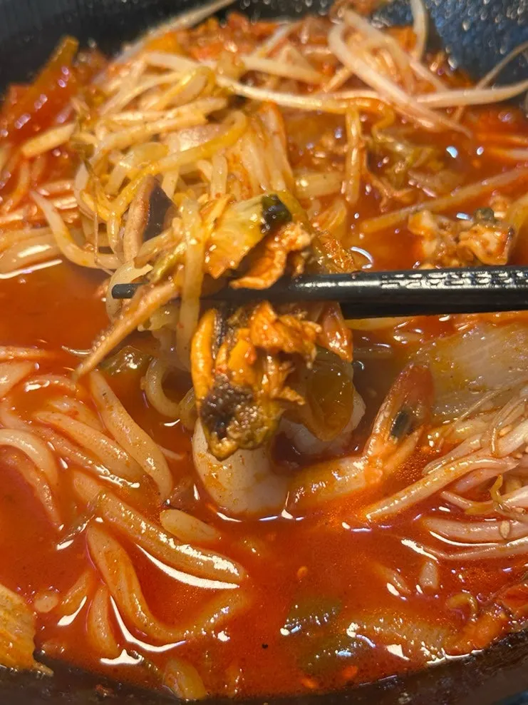 Shrimp and mussels in the jjamppong