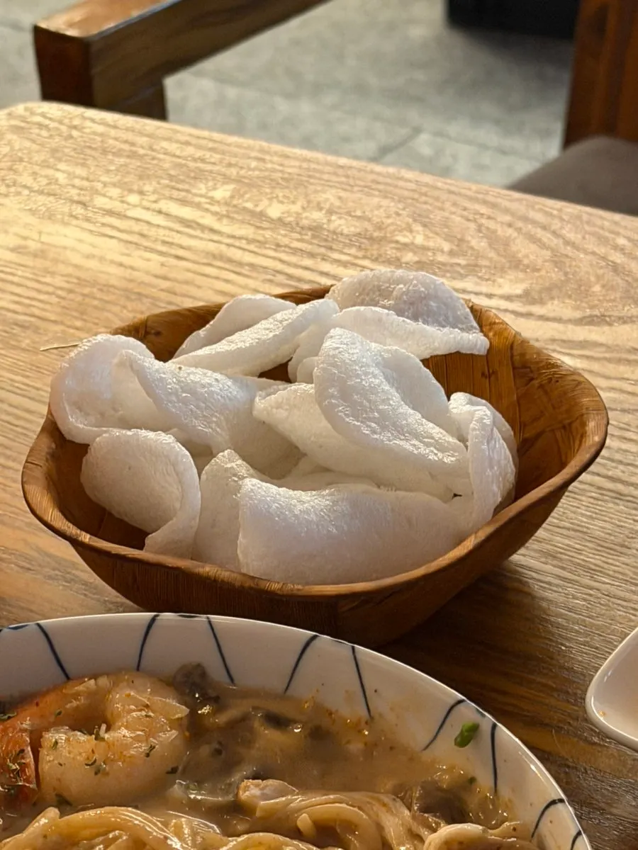 기본 안주로 나온 알새우칩