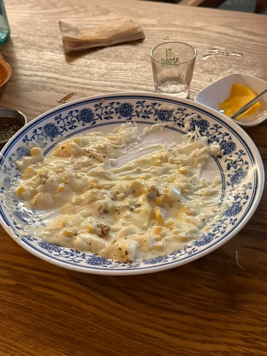 거의 비운 차돌짬뽕탕 냄비