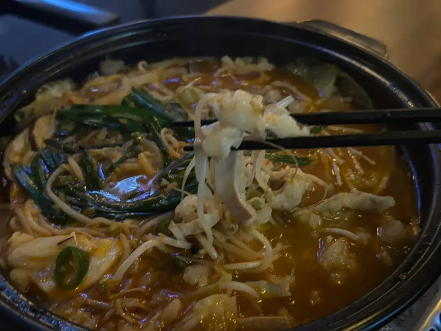 Motsunabe simmering with beef intestine