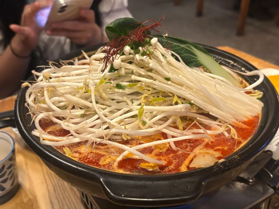 Broth of the Osaka beef brisket jjamppong boiling
