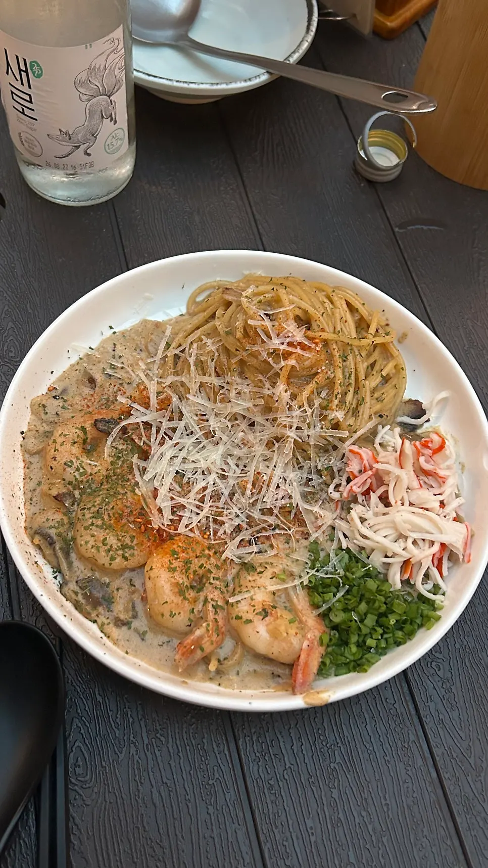 Crab tomalley pasta table setting at Gyodong Nakwon