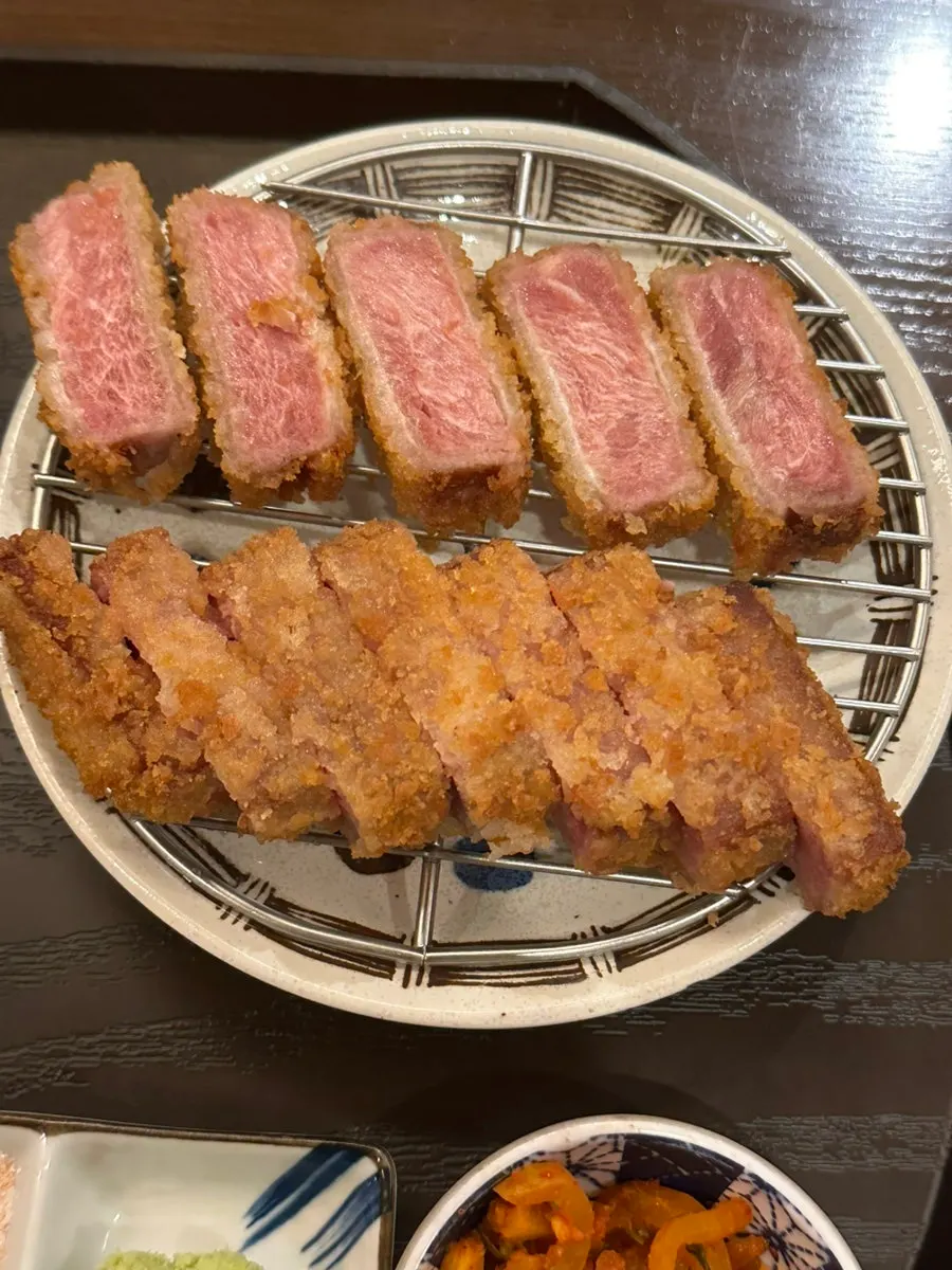 Cross-section of moist tenderloin gyukatsu