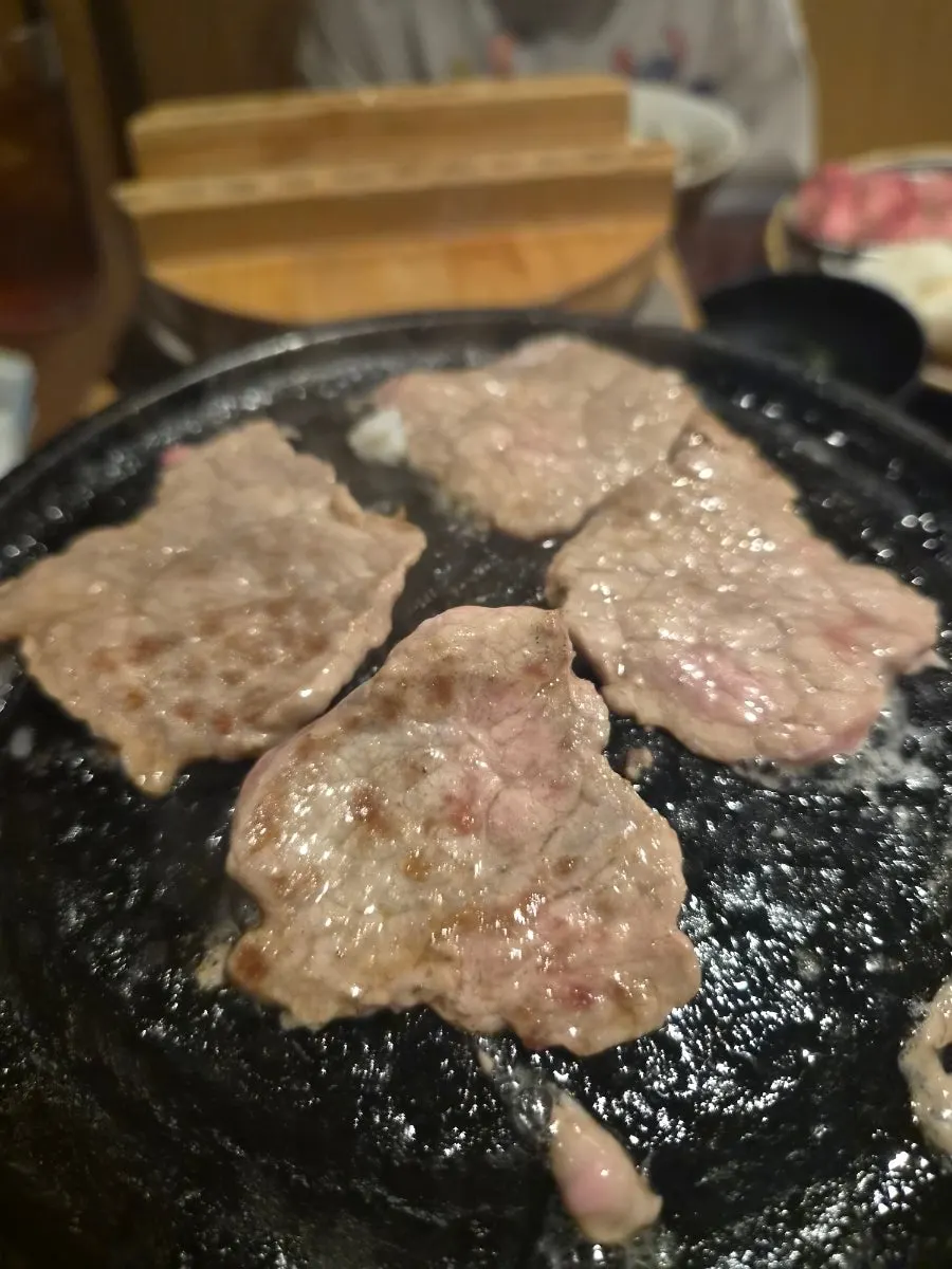 Table set with both gyukatsu and yakiniku