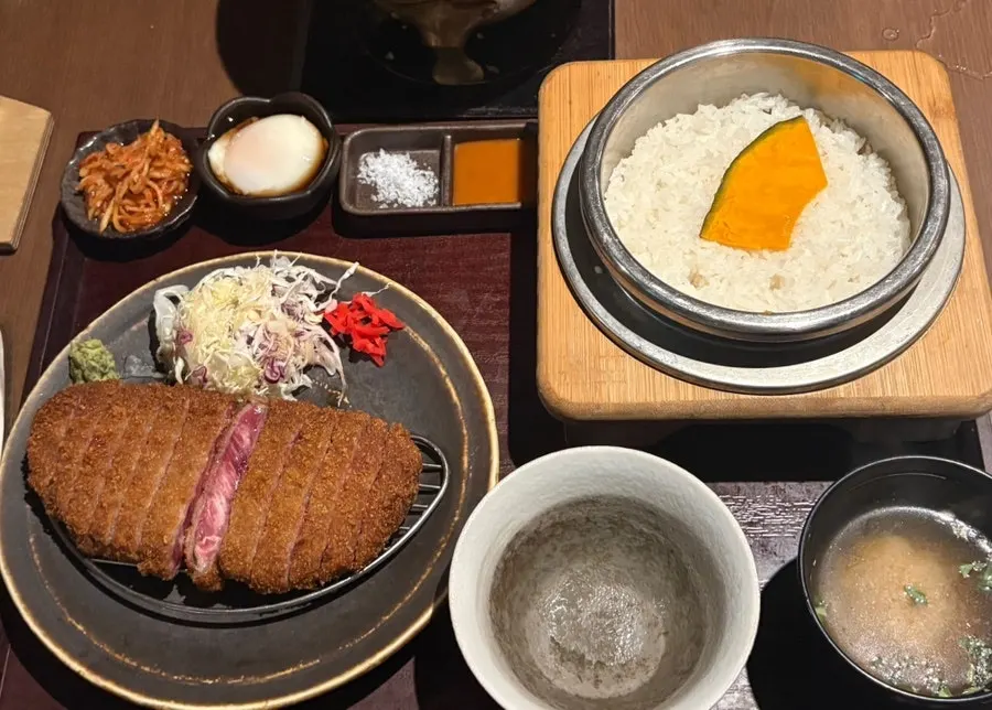 규도 마포공덕 본점 테이블 세팅