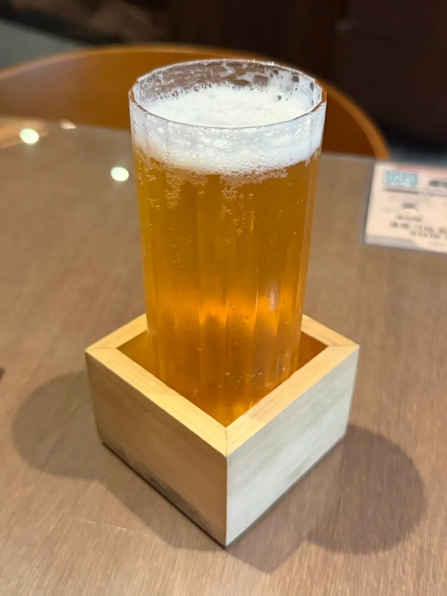 잔에 담아 나온 기린이치방 생맥주