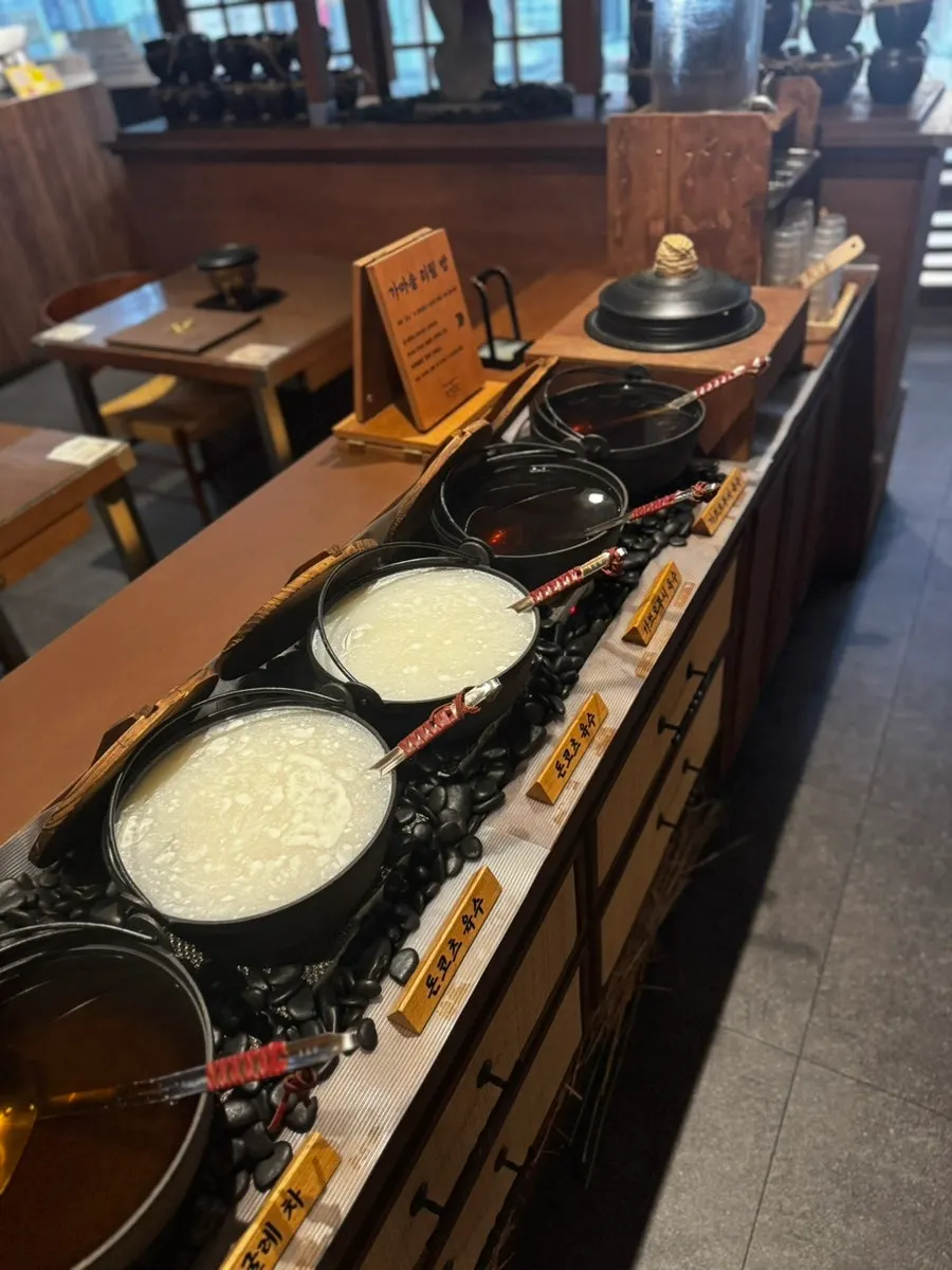 둥굴레차·가쓰오부시·돈코츠 육수 셀프바