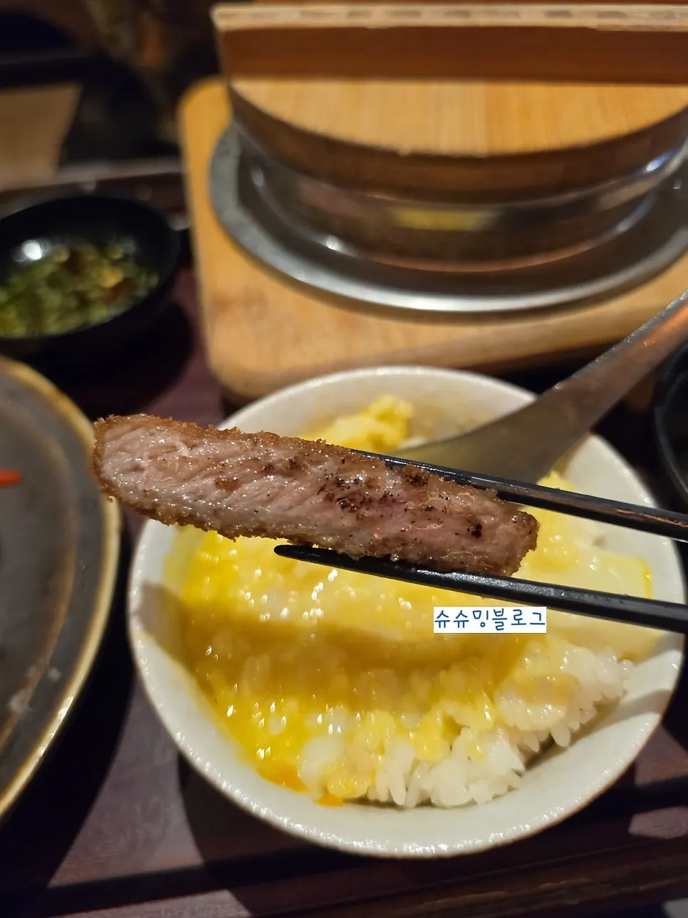 마무리로 먹은 돈코츠육수 솥밥