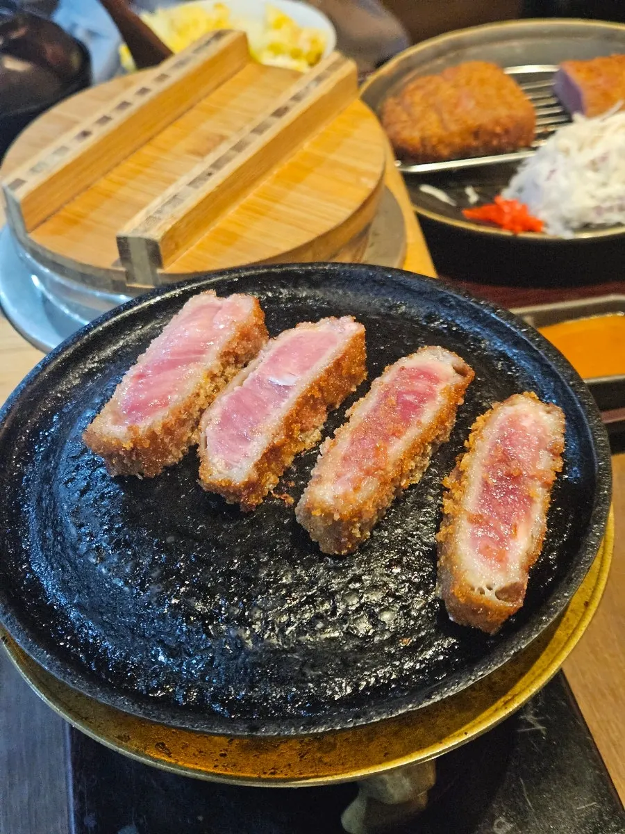 미디엄레어로 익힌 규카츠