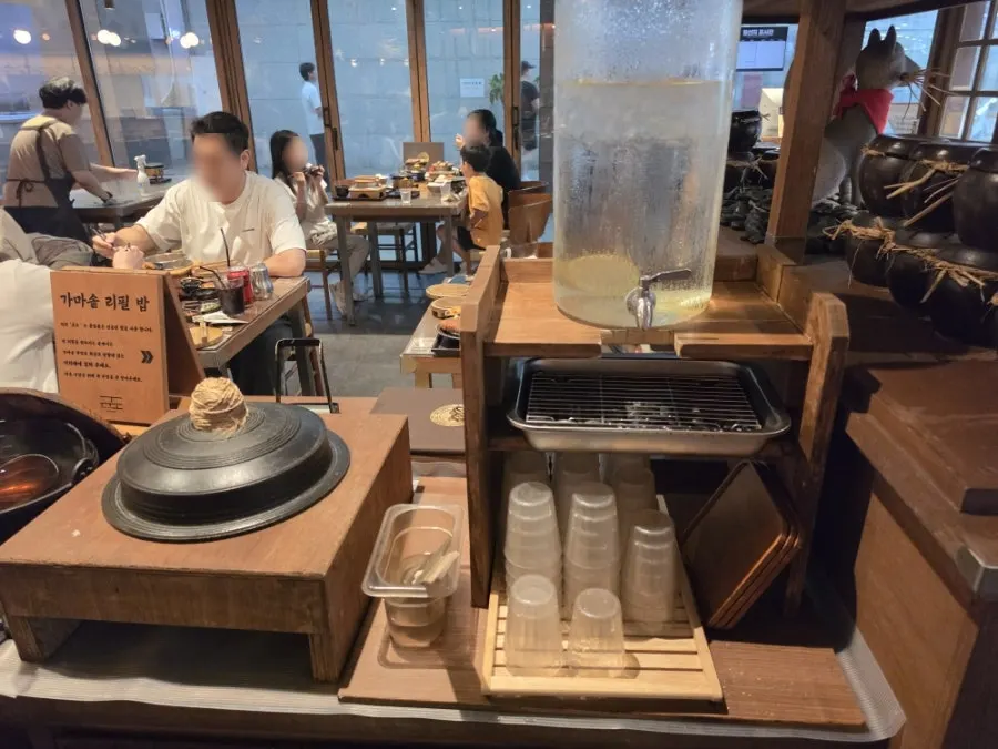 Sindongjin rice pot rice and self-serve rice refill bar
