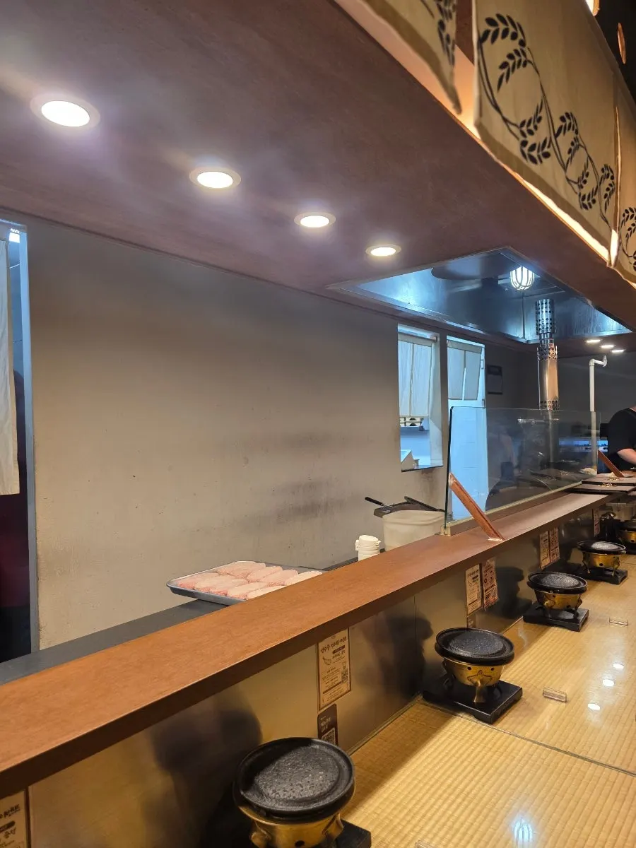 Interior seating atmosphere at Gyudo Mapo Gongdeok Main Branch