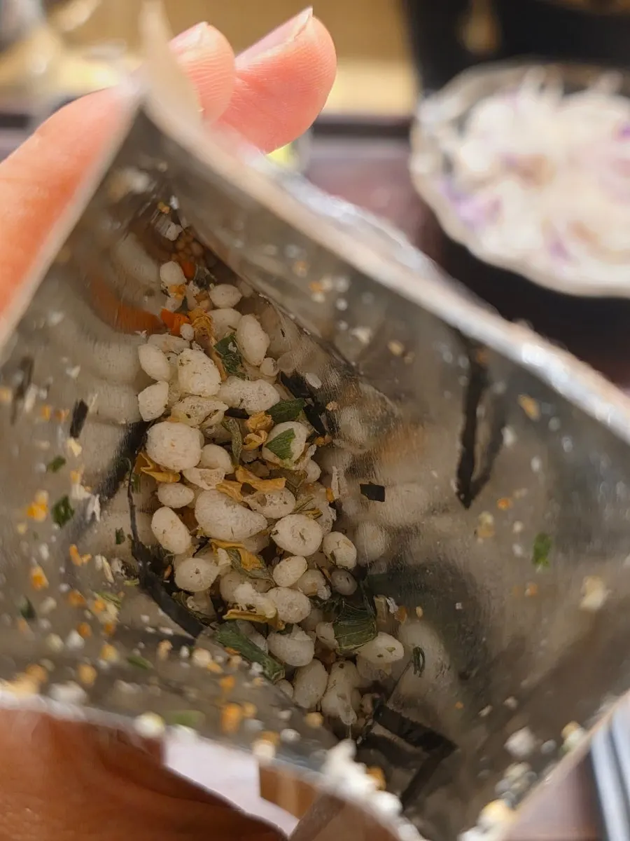 Flakes to sprinkle over the scorched rice