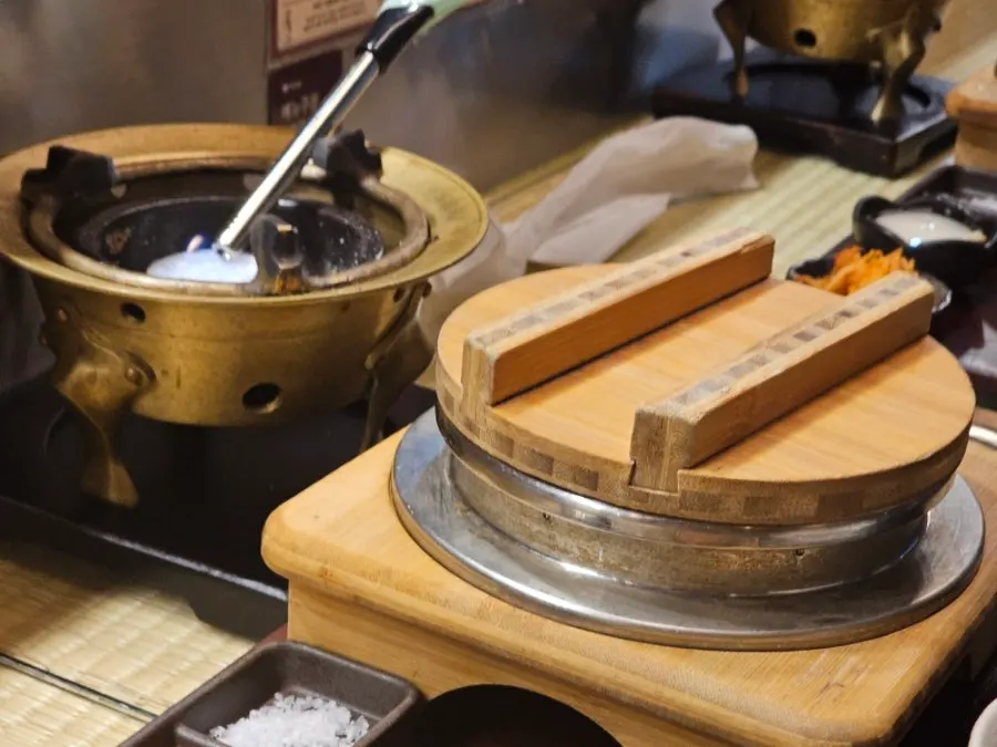 Soup and pot rice served alongside the gyukatsu set