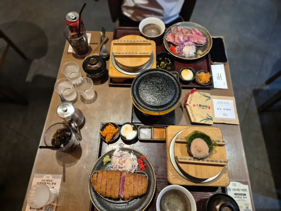 โต๊ะอาหารกิวคัตสึที่ Gyudo สาขา Mapo Gongdeok