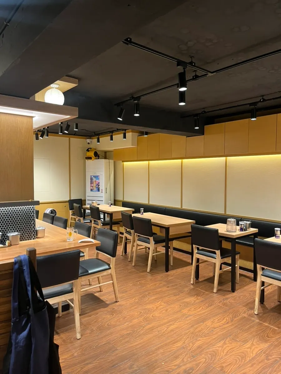 Basement seating area at Mentsuru City Hall Branch