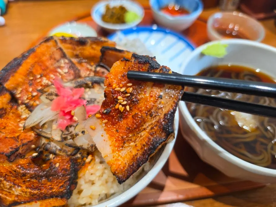 그릇을 가득 채운 불향 차슈