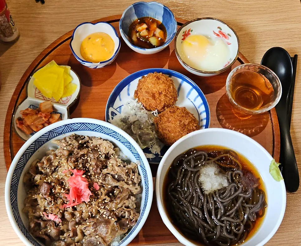 Generous lunch portions at Gyudongjip Ajou University Branch