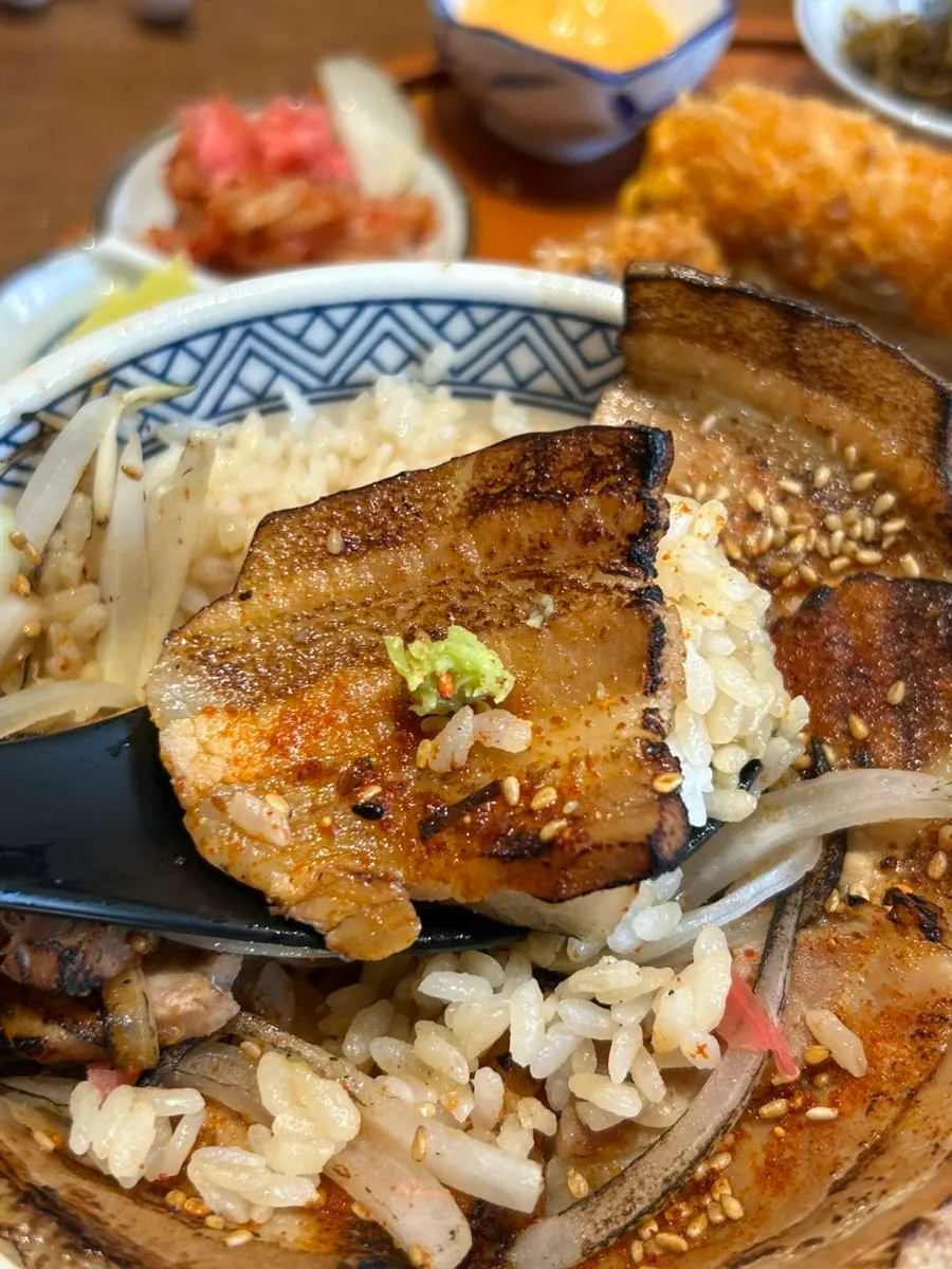 위에서 내려다본 차슈동