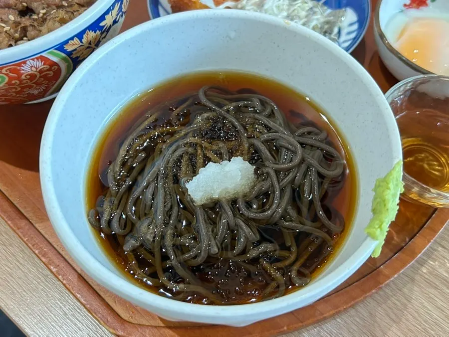 치즈소스와 함께 나온 가라아게 3피스