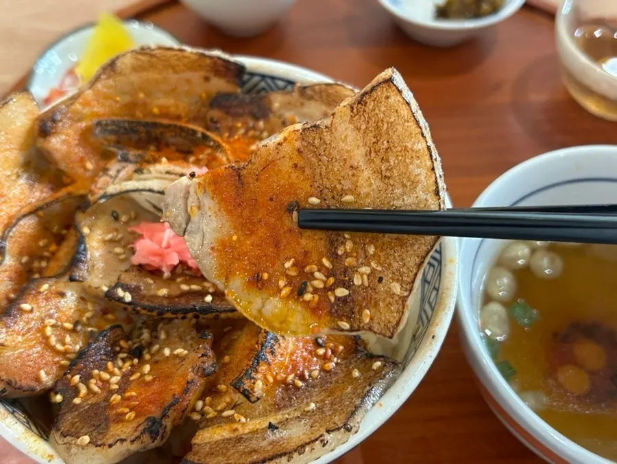 두툼한 차슈 단면