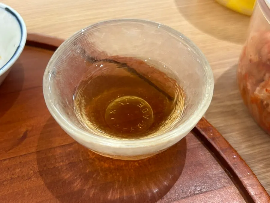 식사 마무리로 나온 매실차