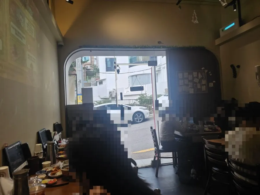 Interior of Gyudongjip Ajou University Branch with a Japanese home-style feel