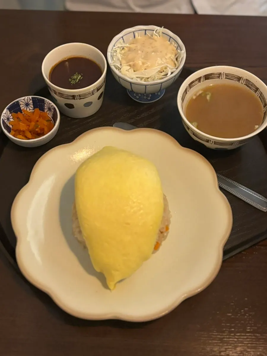Hambagu omurice with fluffy egg on top