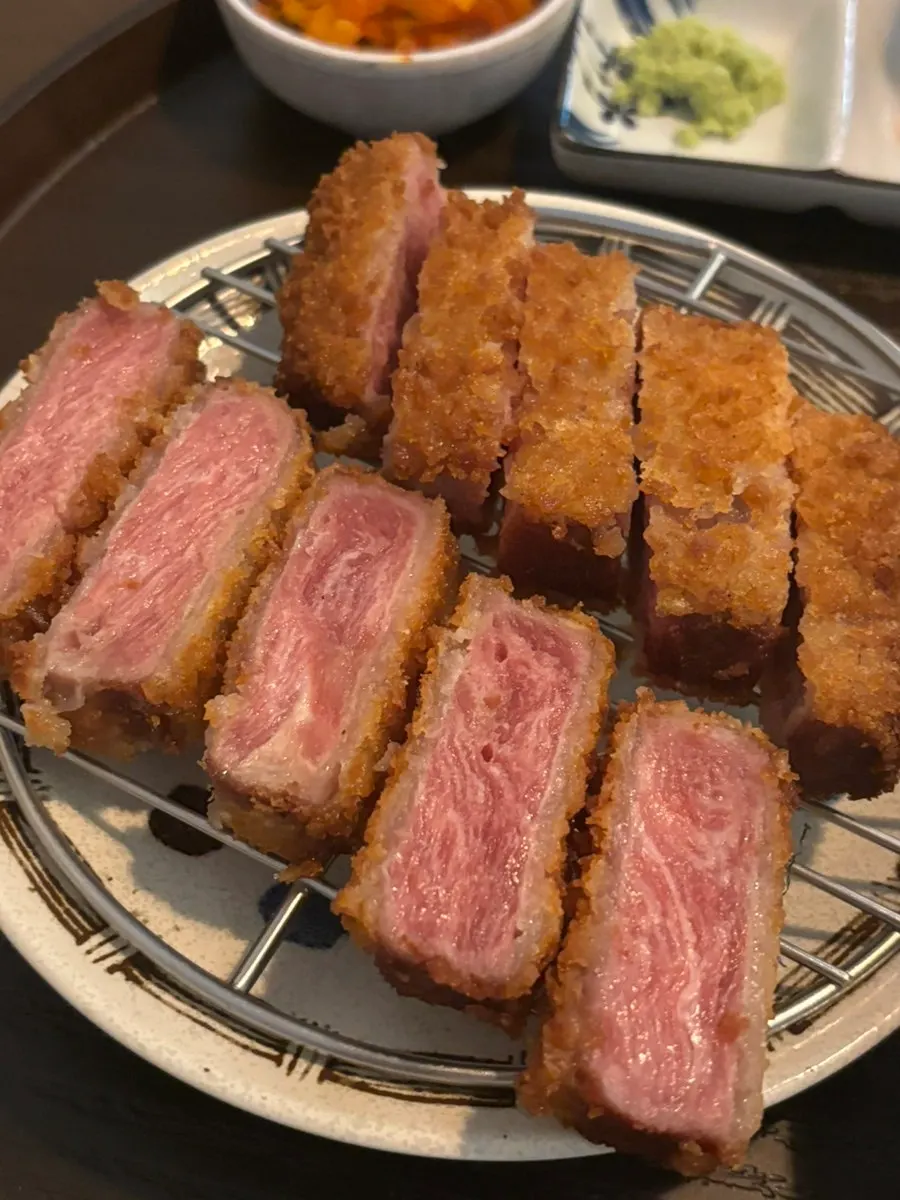 Close-up of a cross-section of the tenderloin gyukatsu
