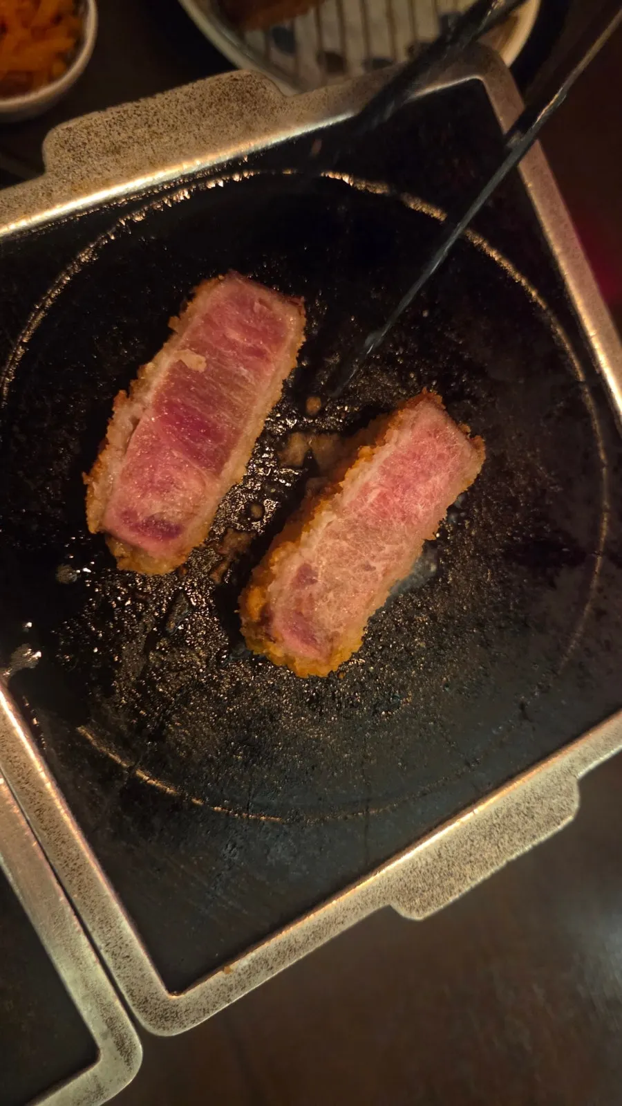 규카츠 굽는 과정 장면
