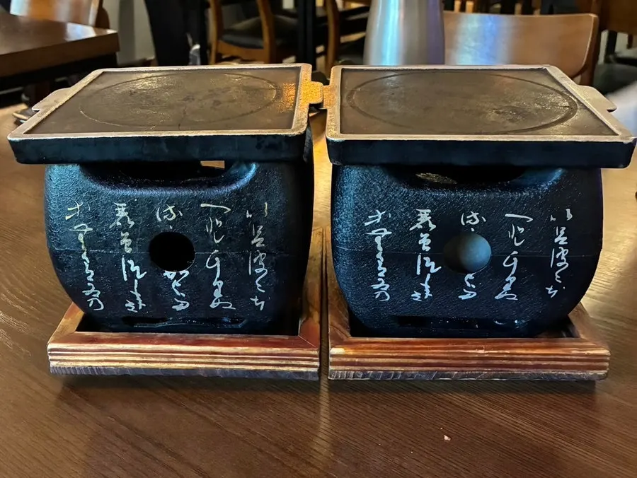 테이블에 놓인 규카츠용 화로