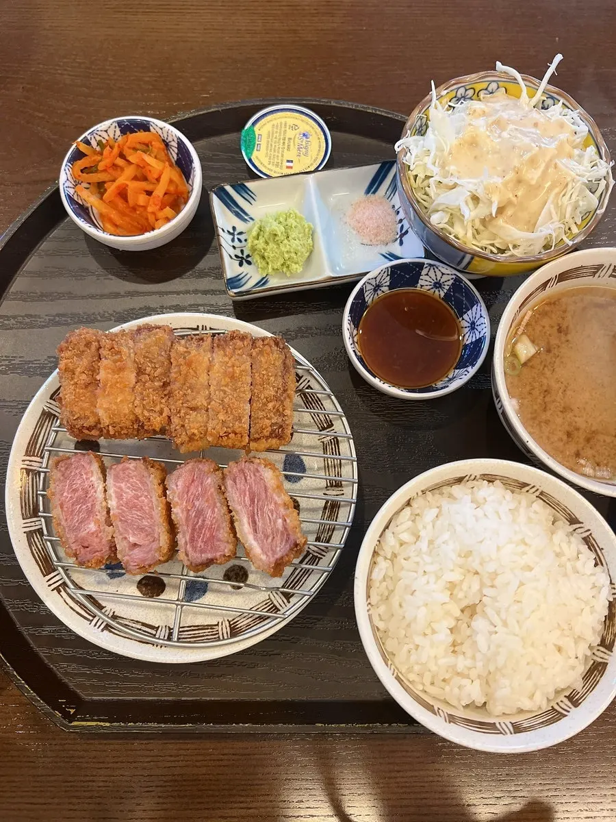 Full sirloin gyukatsu table setting
