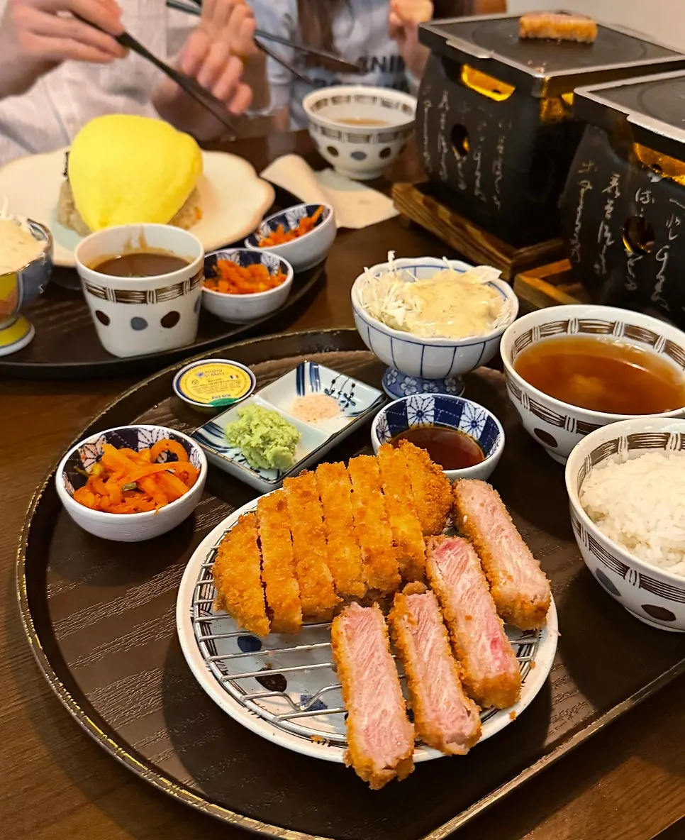 데리야끼 소스로 마무리한 채끝 규카츠 한 상