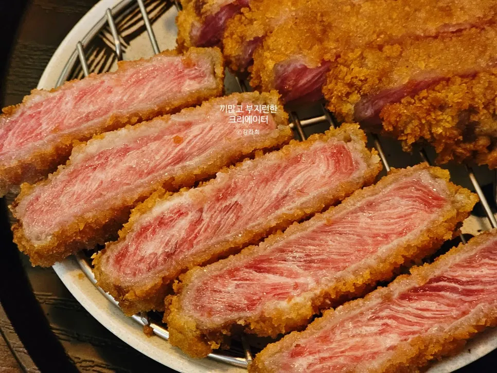 Full table spread of the sirloin gyukatsu set at Gyuen-dang