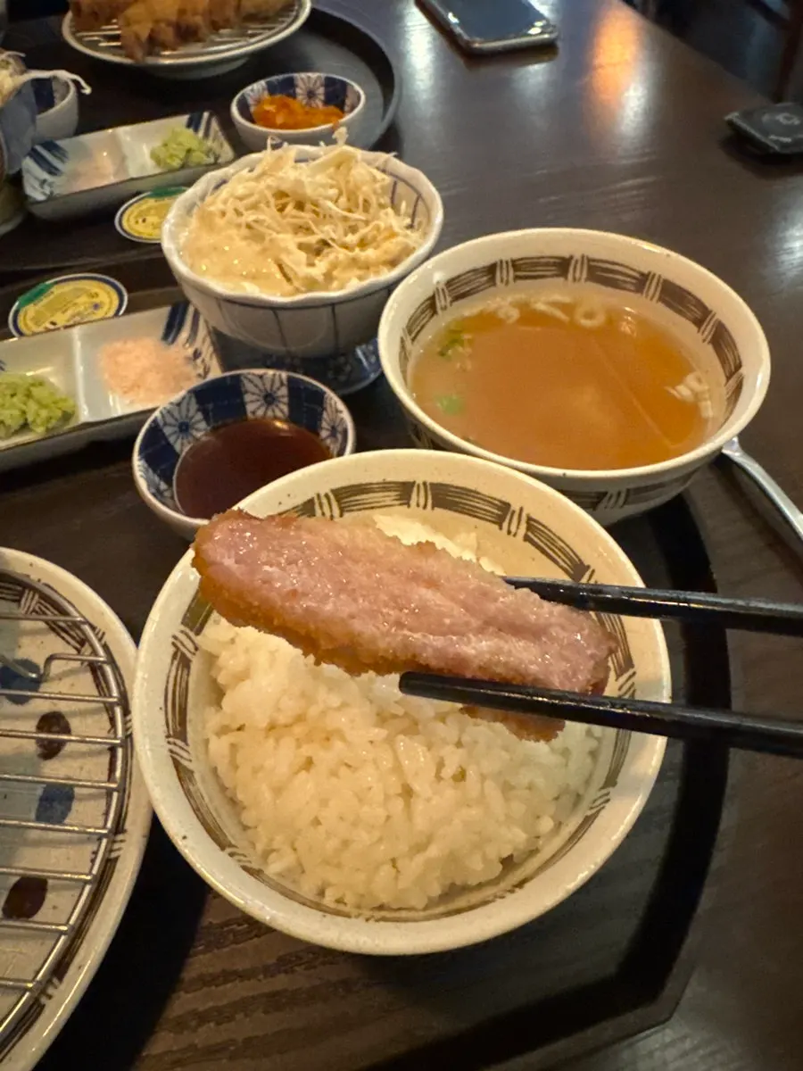 화로 불에 살짝 익히는 규카츠