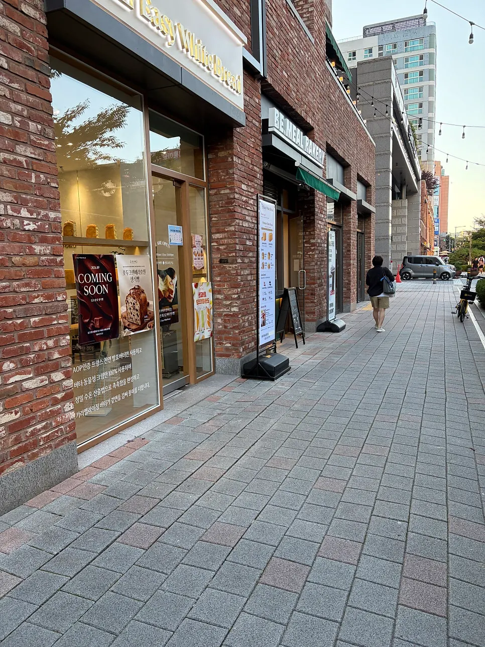 규엔당 광교점 매장 입구 앞 모습