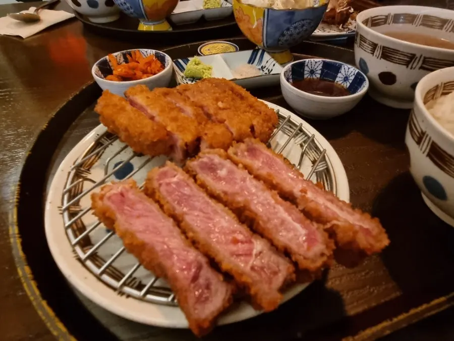 Gyukatsu grilling on the charcoal burner