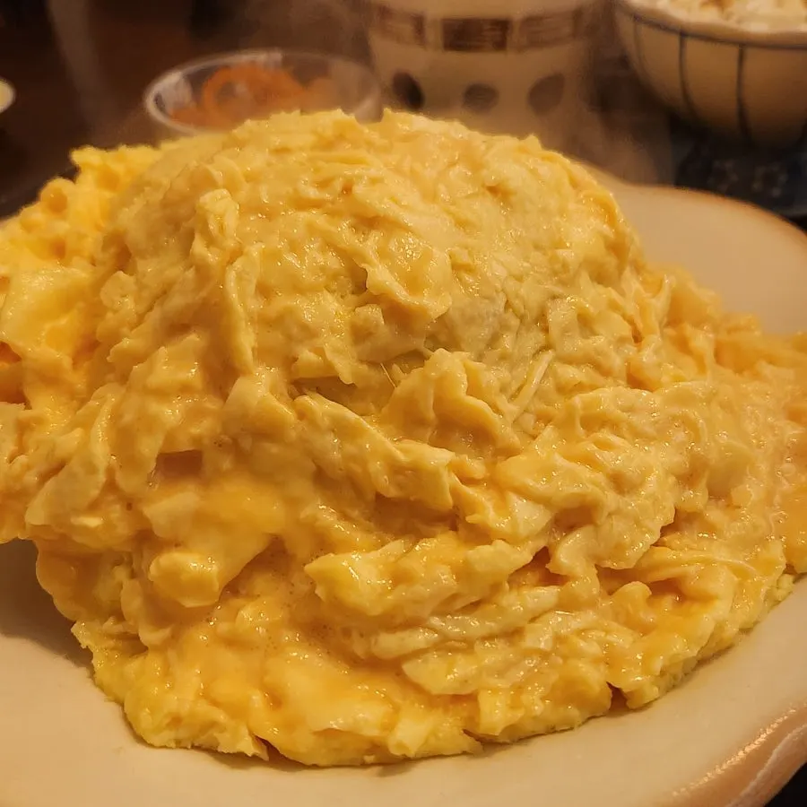 반으로 갈라 펼친 함바그 오므라이스 계란