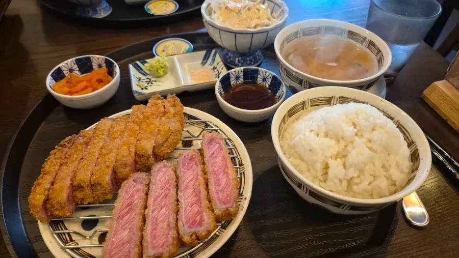 Gyukatsu served with wasabi and salt