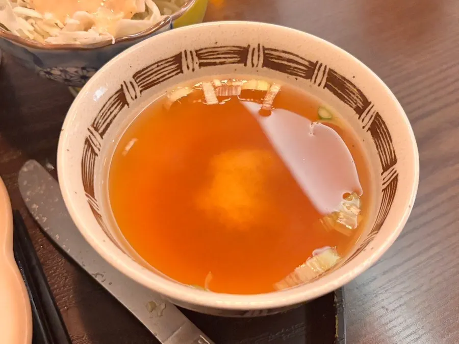 통째로 올라간 브리치즈 오므라이스