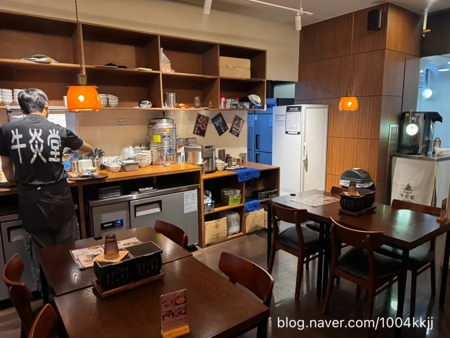 Interior of Gyuen-dang Avenue France Gwanggyo Branch