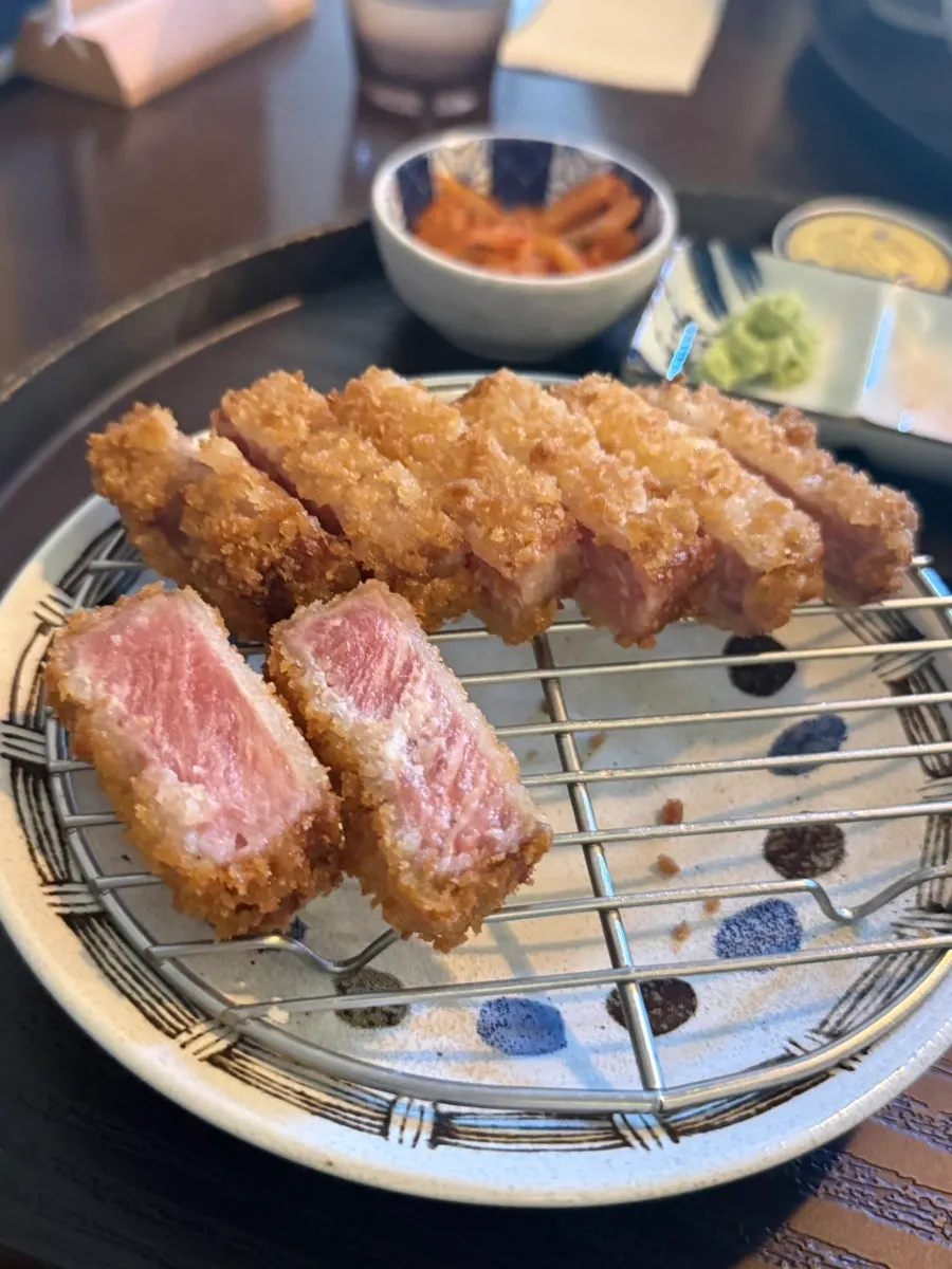 규카츠와 함께 나온 작은 반찬