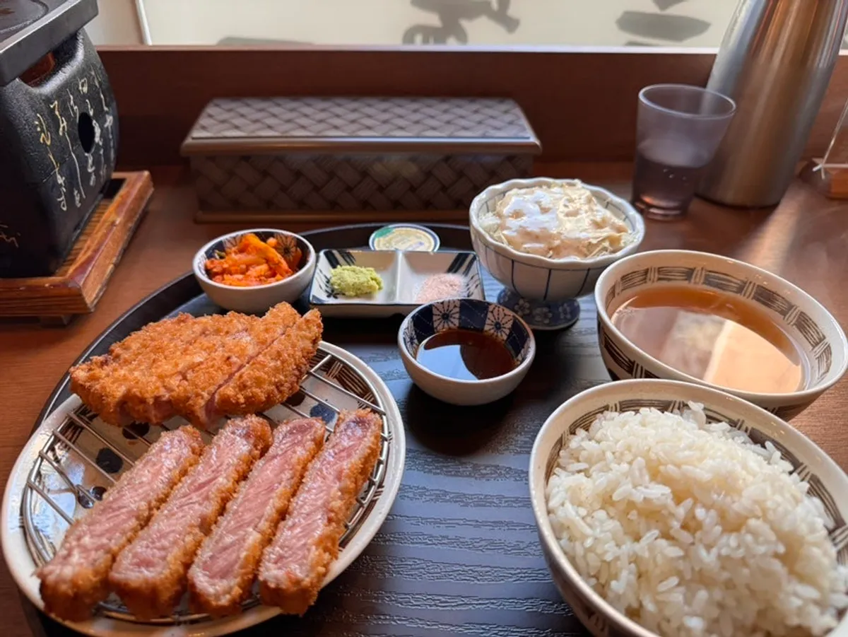 Gyukatsu full-table spread at Gyuen-dang Avenue France Gwanggyo Branch