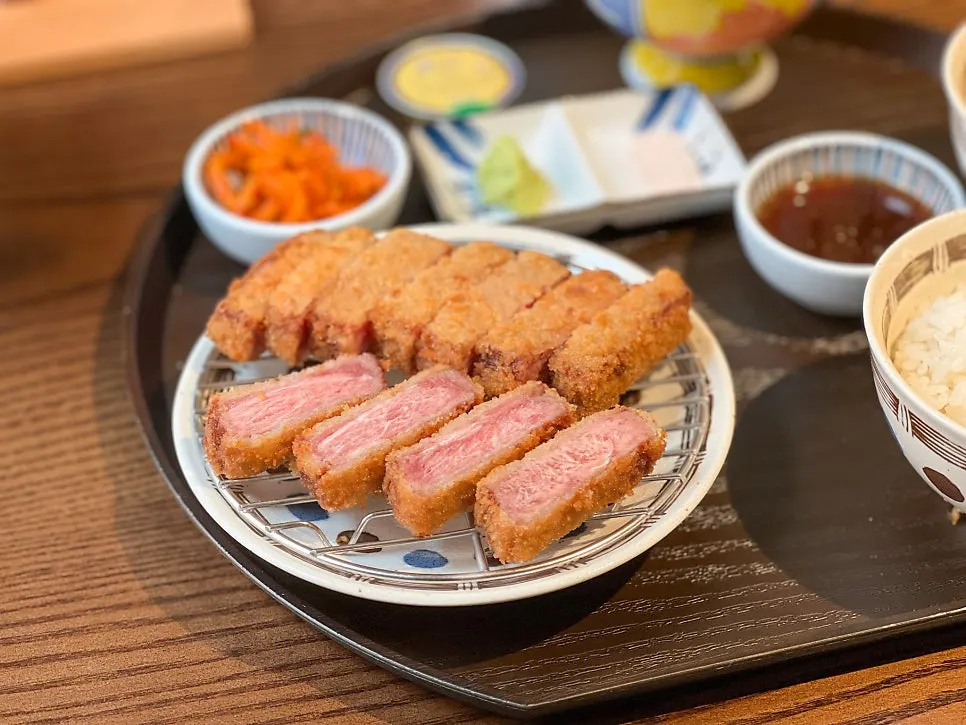 Tenderloin gyukatsu served with the tabletop brazier